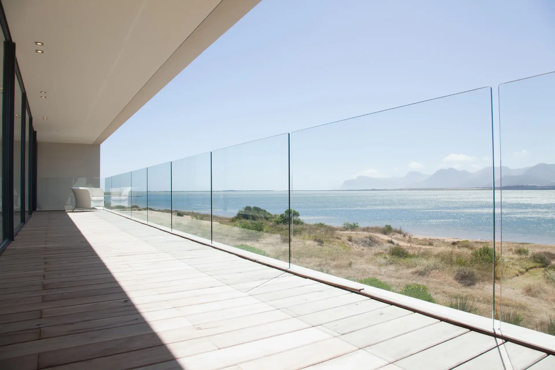 VLX 120 Glass Railing System in Hialeah Gardens, FL | Sightline Windows & Doors Hialeah Gardens - detail 1